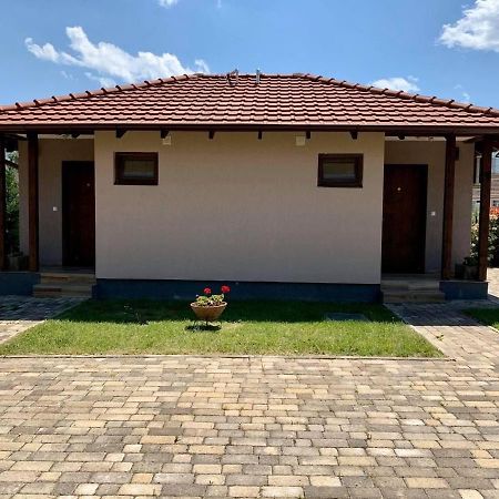 Konak Nestor Bungalows Скопие Екстериор снимка