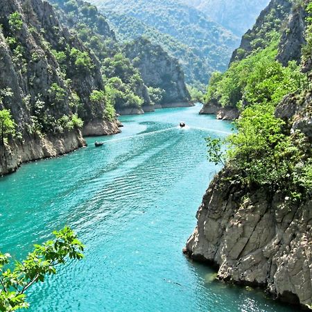 Konak Nestor Bungalows Скопие Екстериор снимка