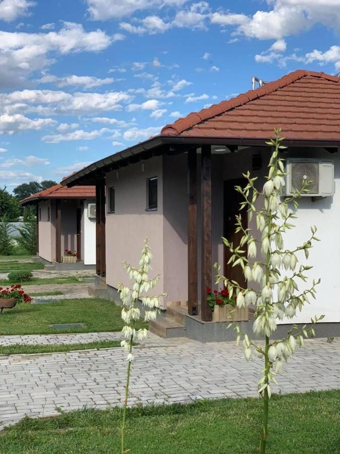 Konak Nestor Bungalows Скопие Екстериор снимка
