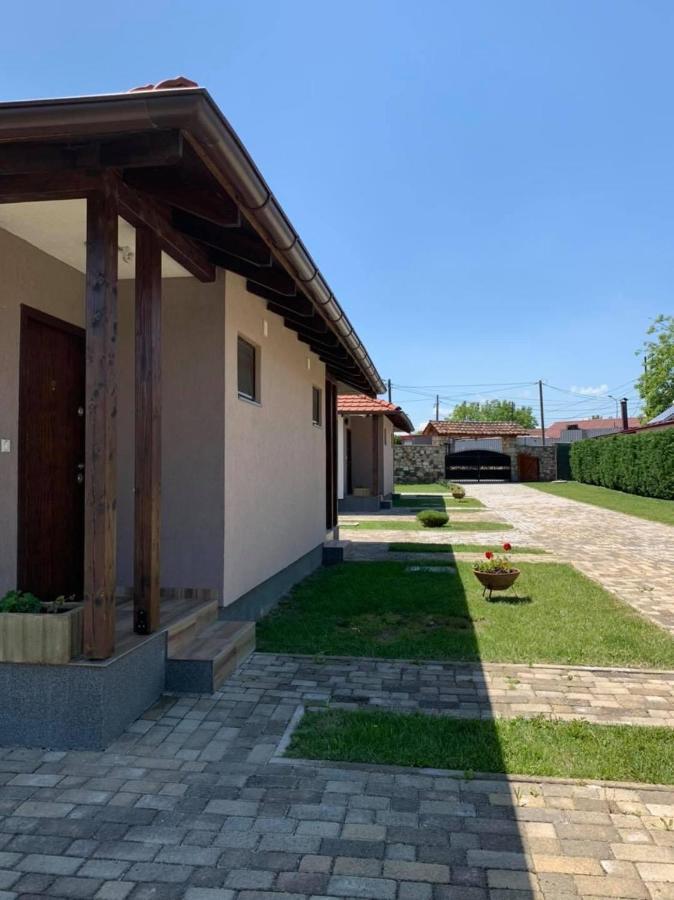 Konak Nestor Bungalows Скопие Екстериор снимка