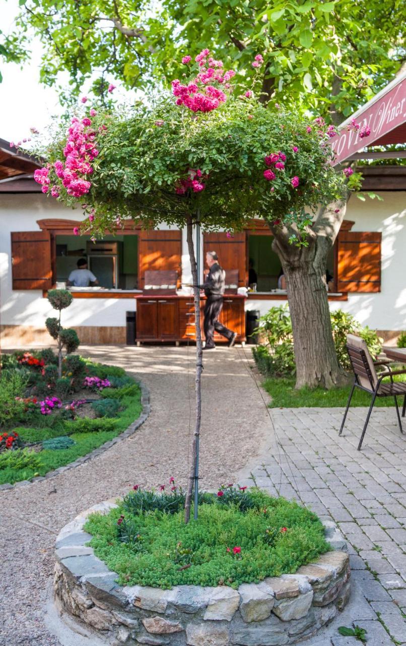 Konak Nestor Bungalows Скопие Екстериор снимка