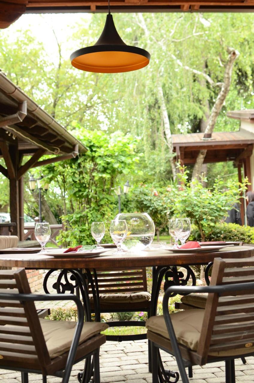 Konak Nestor Bungalows Скопие Екстериор снимка